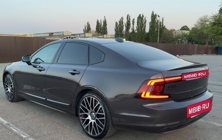 Volvo S90 II рестайлинг, 2021 год, 3 700 000 рублей, 6 фотография