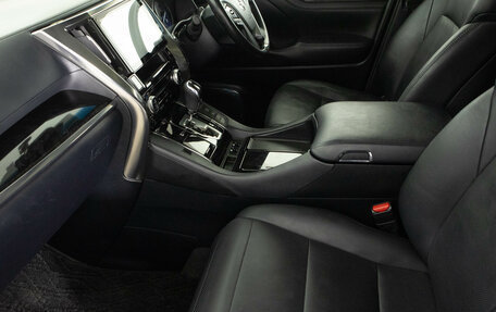 Toyota Alphard III, 2018 год, 4 399 000 рублей, 19 фотография
