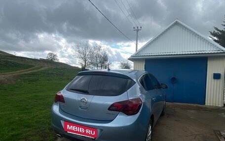 Opel Astra J, 2011 год, 590 000 рублей, 3 фотография