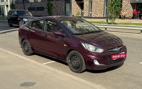 Hyundai Solaris II рестайлинг, 2011 год, 750 000 рублей, 4 фотография