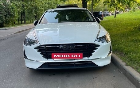 Hyundai Sonata VIII, 2021 год, 2 150 000 рублей, 2 фотография