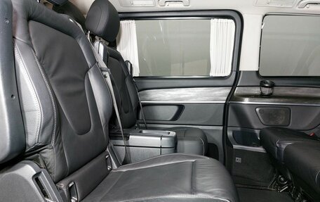 Mercedes-Benz V-Класс, 2019 год, 4 347 000 рублей, 17 фотография
