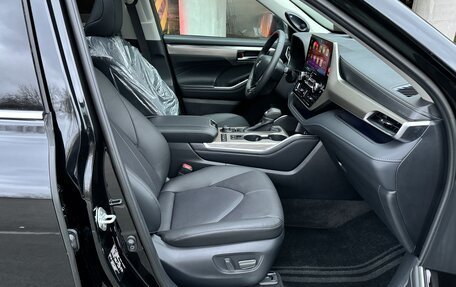 Toyota Highlander, 2025 год, 5 650 000 рублей, 29 фотография