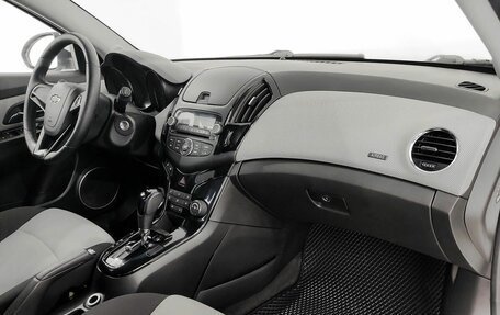 Chevrolet Cruze II, 2013 год, 950 000 рублей, 10 фотография