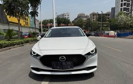 Mazda 3, 2022 год, 1 300 000 рублей, 2 фотография