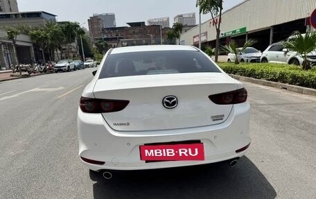 Mazda 3, 2022 год, 1 300 000 рублей, 6 фотография