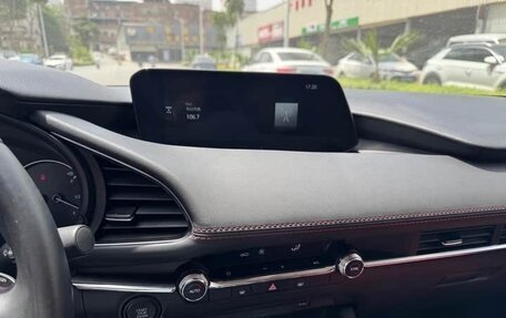 Mazda 3, 2022 год, 1 300 000 рублей, 14 фотография