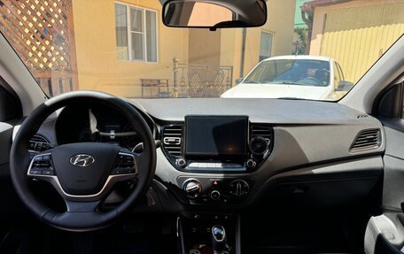 Hyundai Solaris II рестайлинг, 2020 год, 1 750 000 рублей, 7 фотография