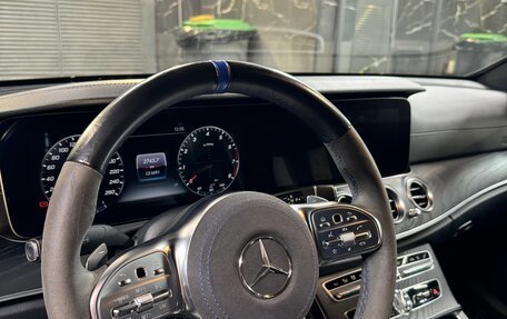 Mercedes-Benz E-Класс, 2019 год, 3 100 000 рублей, 5 фотография