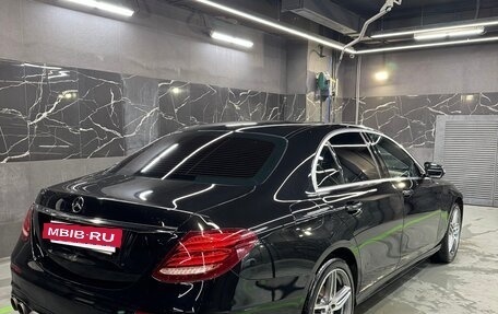 Mercedes-Benz E-Класс, 2019 год, 3 100 000 рублей, 3 фотография