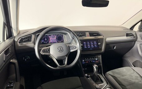 Volkswagen Tiguan II, 2021 год, 3 230 200 рублей, 6 фотография
