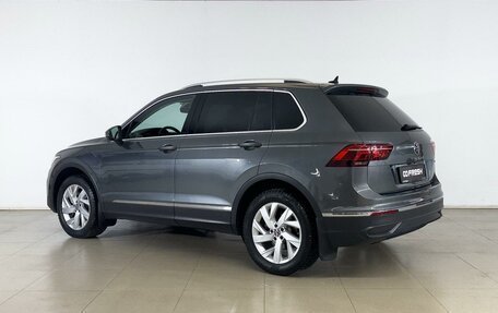 Volkswagen Tiguan II, 2021 год, 3 230 200 рублей, 2 фотография