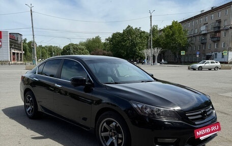 Honda Accord IX рестайлинг, 2013 год, 1 850 000 рублей, 3 фотография