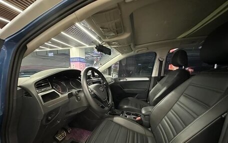 Volkswagen Touran III, 2022 год, 2 400 000 рублей, 6 фотография