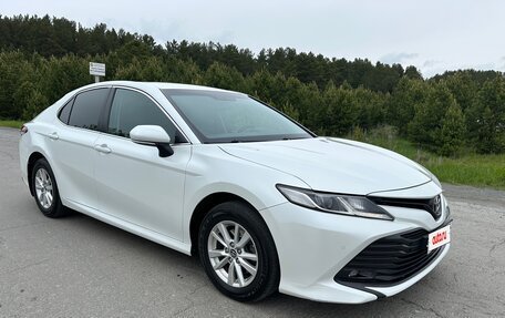 Toyota Camry, 2019 год, 1 920 000 рублей, 10 фотография