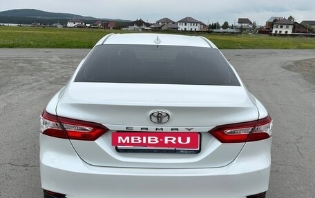 Toyota Camry, 2019 год, 1 920 000 рублей, 4 фотография