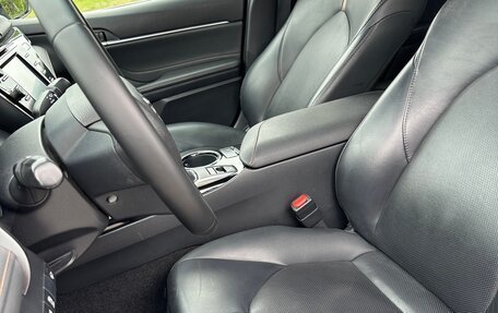 Toyota Camry, 2019 год, 1 920 000 рублей, 13 фотография