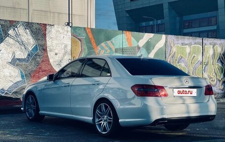 Mercedes-Benz E-Класс, 2011 год, 1 350 000 рублей, 8 фотография