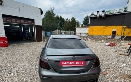Mercedes-Benz E-Класс, 2020 год, 3 600 000 рублей, 5 фотография