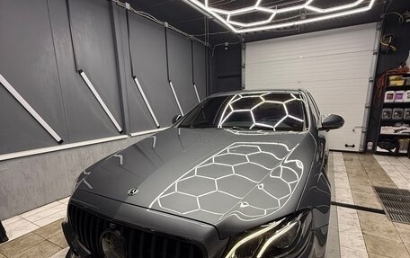 Mercedes-Benz E-Класс, 2020 год, 3 600 000 рублей, 4 фотография