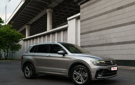 Volkswagen Tiguan II, 2018 год, 3 470 000 рублей, 2 фотография
