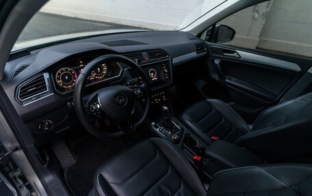 Volkswagen Tiguan II, 2018 год, 3 470 000 рублей, 10 фотография