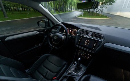 Volkswagen Tiguan II, 2018 год, 3 470 000 рублей, 14 фотография