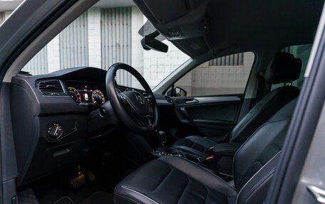 Volkswagen Tiguan II, 2018 год, 3 470 000 рублей, 12 фотография