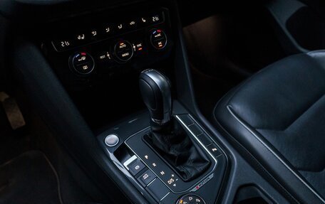 Volkswagen Tiguan II, 2018 год, 3 470 000 рублей, 15 фотография
