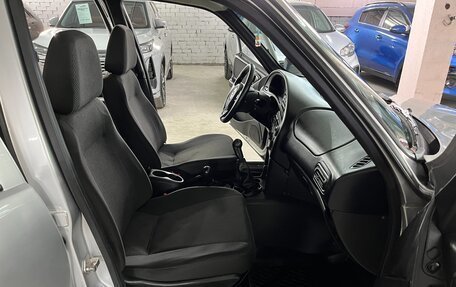 Chevrolet Niva I рестайлинг, 2013 год, 465 000 рублей, 21 фотография