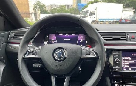 Skoda Superb III рестайлинг, 2022 год, 2 200 000 рублей, 7 фотография
