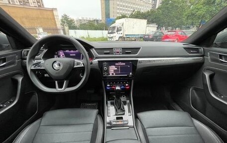 Skoda Superb III рестайлинг, 2022 год, 2 200 000 рублей, 9 фотография