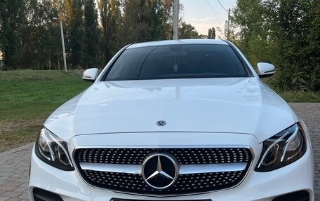 Mercedes-Benz E-Класс, 2019 год, 3 250 000 рублей, 1 фотография