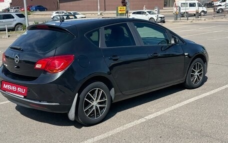 Opel Astra J, 2013 год, 930 000 рублей, 3 фотография