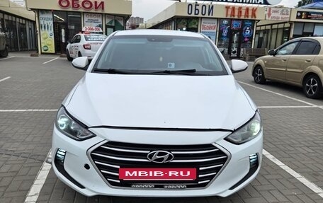 Hyundai Elantra VI рестайлинг, 2018 год, 1 000 000 рублей, 2 фотография