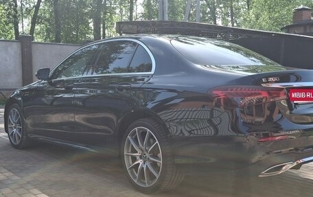 Mercedes-Benz E-Класс, 2022 год, 4 000 000 рублей, 2 фотография