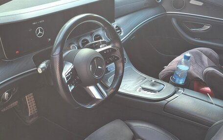 Mercedes-Benz E-Класс, 2022 год, 4 000 000 рублей, 5 фотография