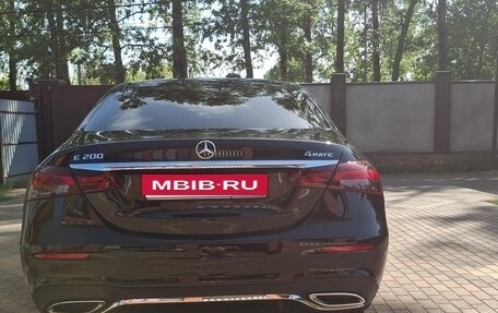 Mercedes-Benz E-Класс, 2022 год, 4 000 000 рублей, 11 фотография