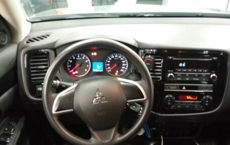 Mitsubishi Outlander III рестайлинг 3, 2019 год, 1 800 000 рублей, 5 фотография