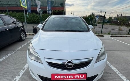 Opel Astra J, 2012 год, 630 000 рублей, 2 фотография