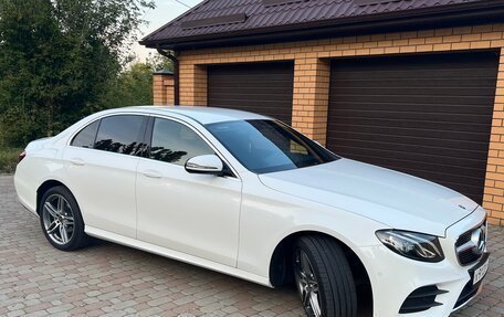 Mercedes-Benz E-Класс, 2019 год, 3 250 000 рублей, 2 фотография