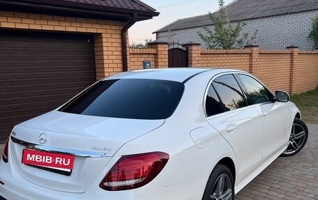 Mercedes-Benz E-Класс, 2019 год, 3 250 000 рублей, 4 фотография