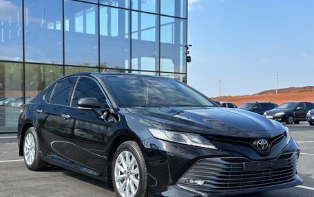 Toyota Camry, 2019 год, 2 990 000 рублей, 2 фотография