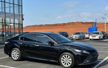 Toyota Camry, 2019 год, 2 990 000 рублей, 3 фотография