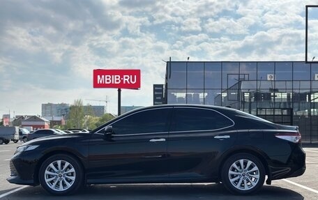 Toyota Camry, 2019 год, 2 990 000 рублей, 10 фотография