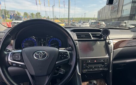Toyota Camry, 2017 год, 2 350 000 рублей, 8 фотография