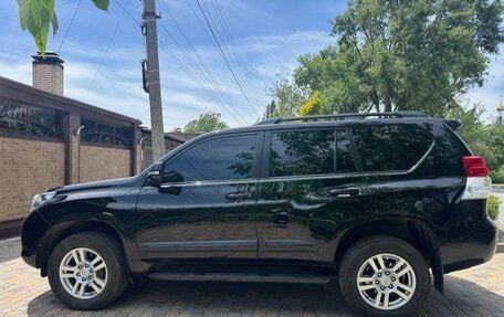 Toyota Land Cruiser Prado 150 рестайлинг 2, 2010 год, 3 000 000 рублей, 2 фотография