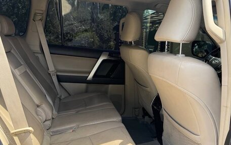 Toyota Land Cruiser Prado 150 рестайлинг 2, 2010 год, 3 000 000 рублей, 8 фотография