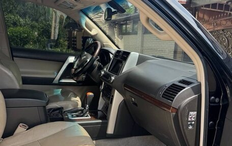 Toyota Land Cruiser Prado 150 рестайлинг 2, 2010 год, 3 000 000 рублей, 5 фотография