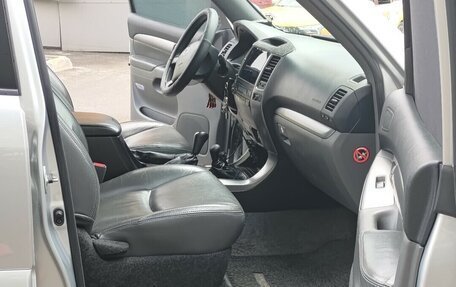 Toyota Land Cruiser Prado 120 рестайлинг, 2008 год, 2 500 000 рублей, 7 фотография